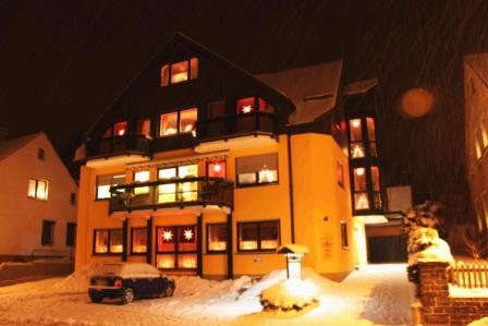 unser weihnachtlich geschmücktes Haus unser weihnachtlich geschmücktes Haus