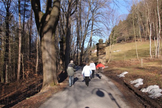 Spaziergang zum Schloss Hohenwendel